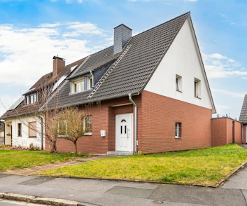 Doppelhaushälfte